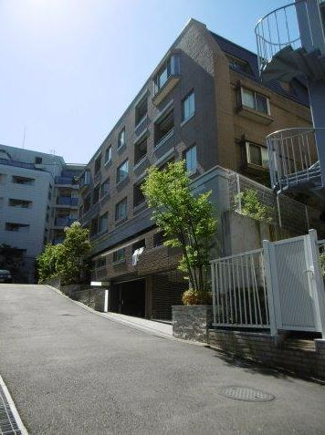 建物外観　パークナード四谷