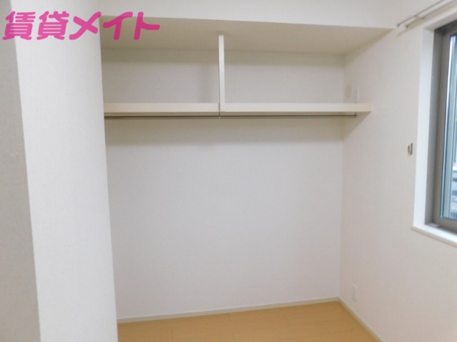 収納　別部屋反転同型写真