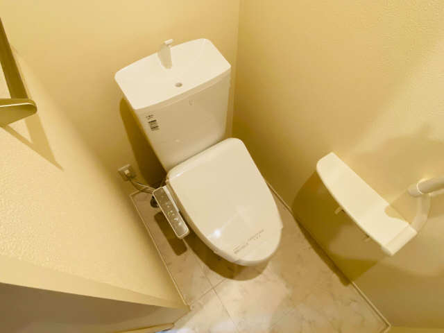 トイレ　シャワー付トイレです