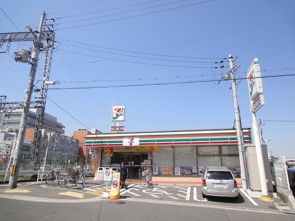 コンビニ　セブンイレブン藤井寺岡1丁目店（コンビニ）まで180m