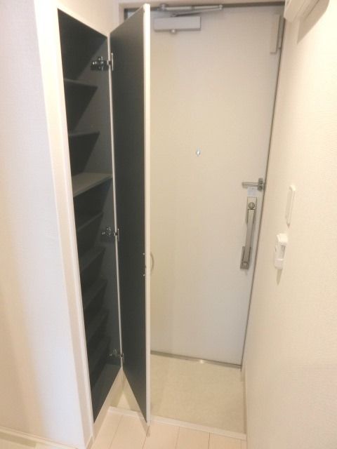 玄関　シューズボックス付の玄関です。