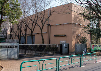 小学校　杉並区立荻窪小学校（小学校）まで1236m