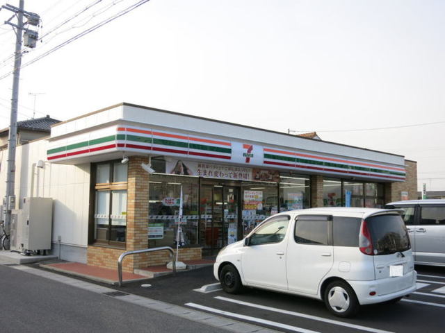 コンビニ　セブンイレブン（コンビニ）まで800m