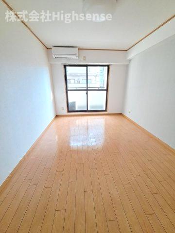 その他部屋・スペース　広くて明るい寝室