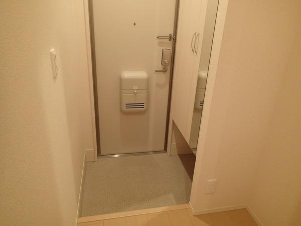 近鉄南大阪線 土師ノ里駅 徒歩12分 2階建 築12年の玄関写真