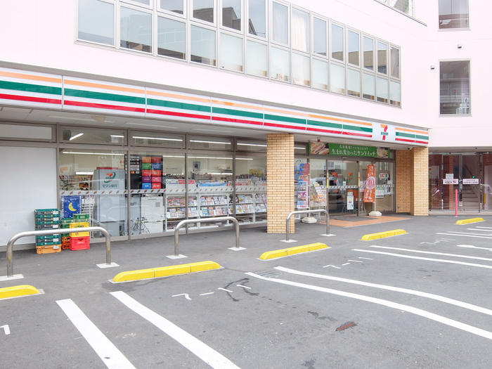 コンビニ　セブンイレブン世田谷サザエさん通り店（コンビニ）まで121m