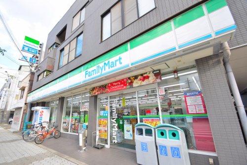 コンビニ　ファミリーマート阿倍野王子町店（コンビニ）まで153m