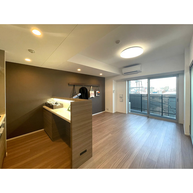 居室・リビング　＊実際のお部屋に家具・家電の備え付けはございません