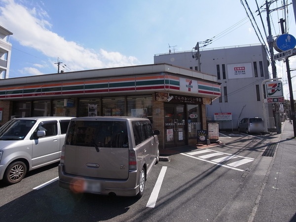 コンビニ　セブンイレブン 福岡飯倉6丁目店（コンビニ）まで157m