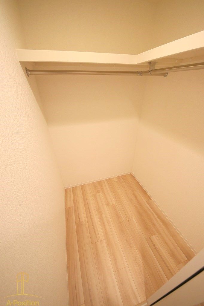 収納　セレニテ堺筋本町リアン