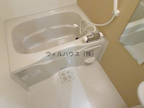 バス・シャワールーム　浴室乾燥機付きバス！