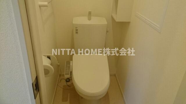 トイレ　温水洗浄付きのトイレです＊