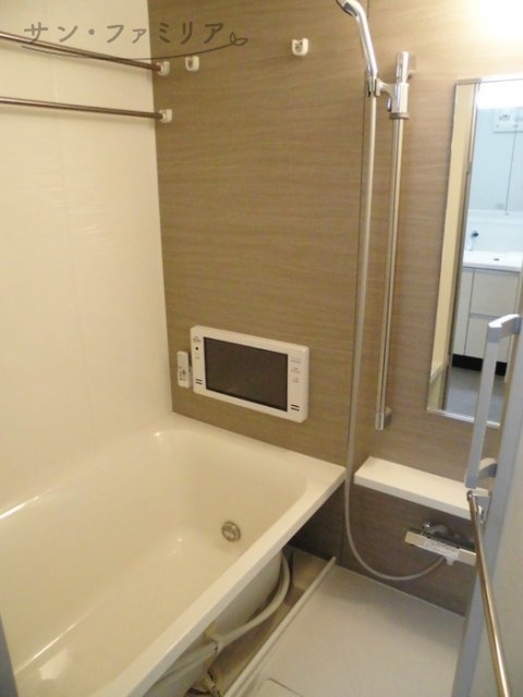 バス・シャワールーム　同一物件別部屋写真