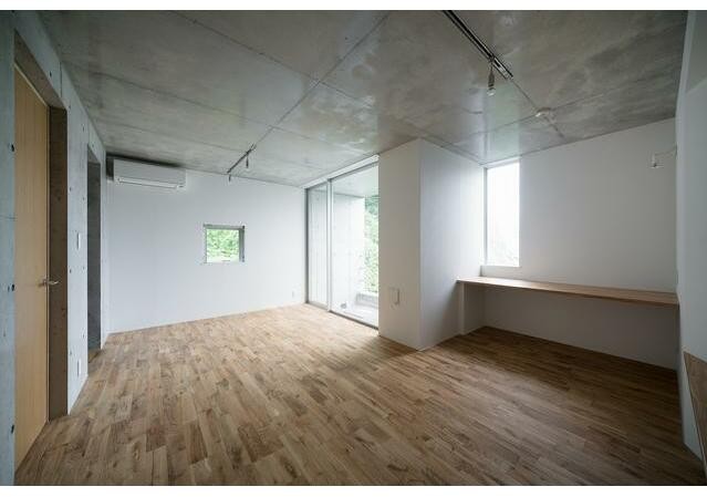 居室・リビング　開放感のあるゆったりとしたお部屋です♪