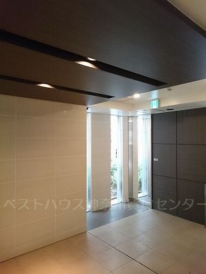 ロビー　ホテルのようなおしゃれでデザイン性のある共用部です。