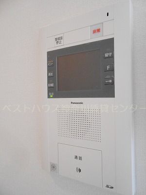 セキュリティ　ＴＶモニター付インターホンで来訪者を確認できて安心です。