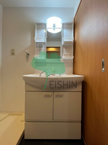 洗面設備　シンプルで使いやすい洗面台です！