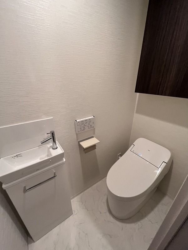 トイレ　別号室参考写真