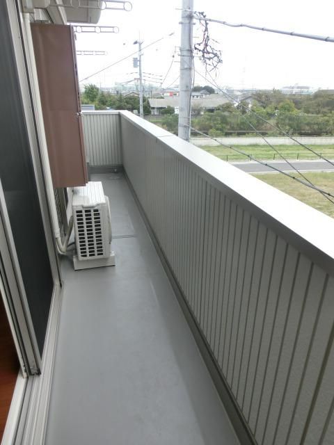 バルコニー　広々バルコニー