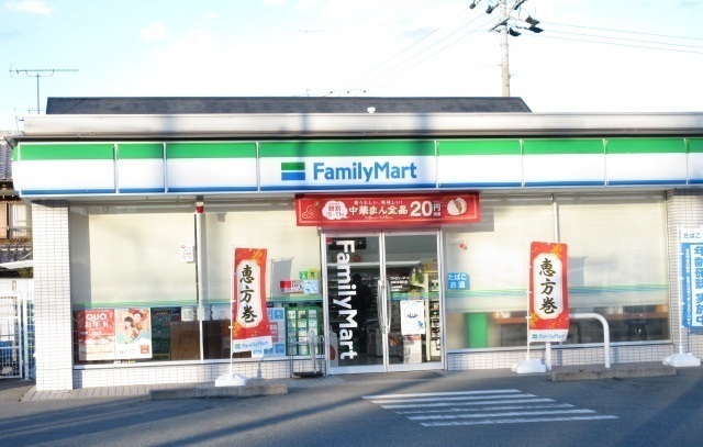コンビニ　ファミリーマート松阪宝塚町店（コンビニ）まで750m