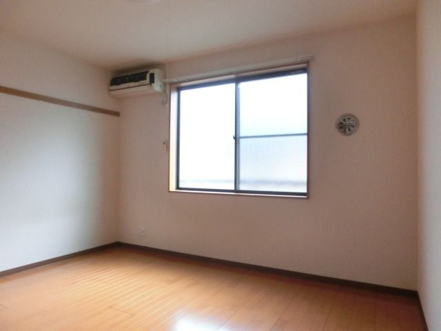 リリックコート新小岩の居間写真