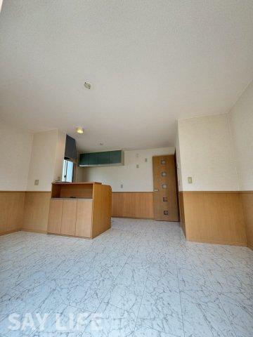 ＪＲ関西本線 久宝寺駅 徒歩7分 2階建 築20年の居間写真