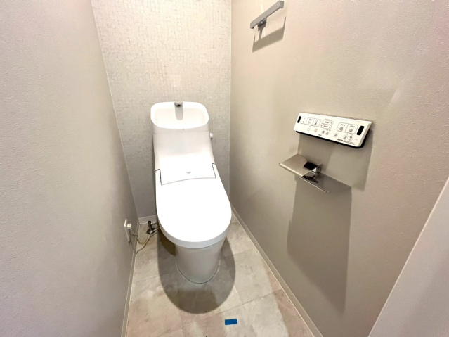 京阪本線 寝屋川市駅 徒歩8分 3階建 築5年のトイレ写真