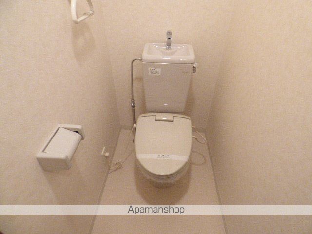 地下鉄御堂筋線 東三国駅 徒歩1分 11階建 築26年のトイレ写真