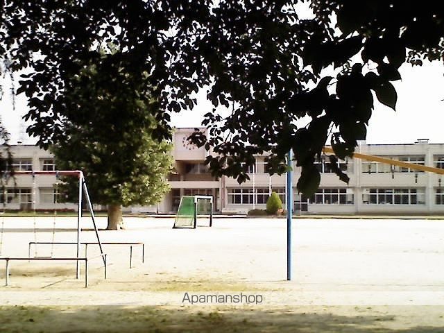 小学校　伊勢崎市立南小学校（小学校）まで479m