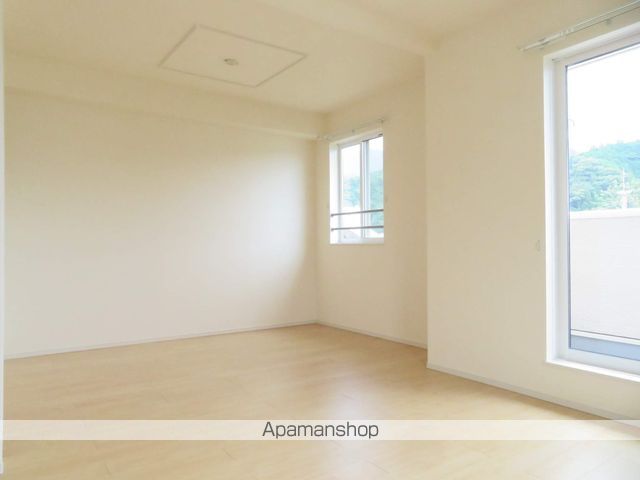 オリーブの居間写真