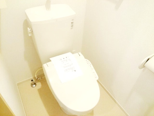 トイレ　※他号室の参考写真です。