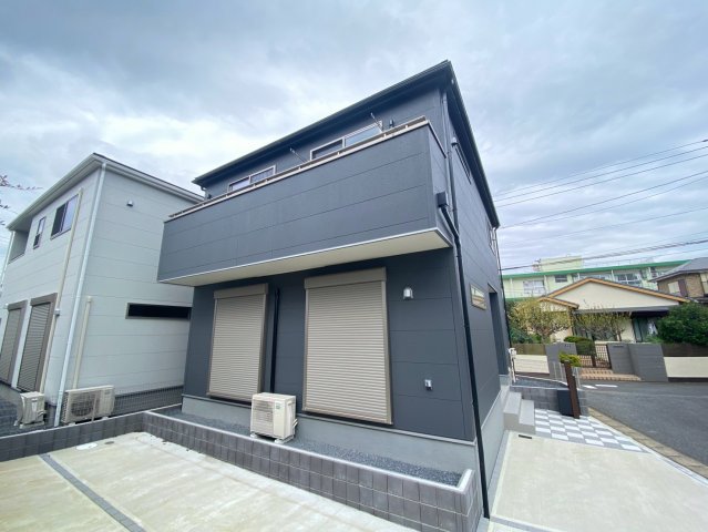 千葉都市モノレール 千城台駅 バス乗車時間：13分 最寄りバス停で下車 徒歩3分 築1年