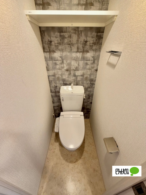 ＪＲ東海道本線 西大路駅 徒歩10分 7階建 築7年のトイレ写真
