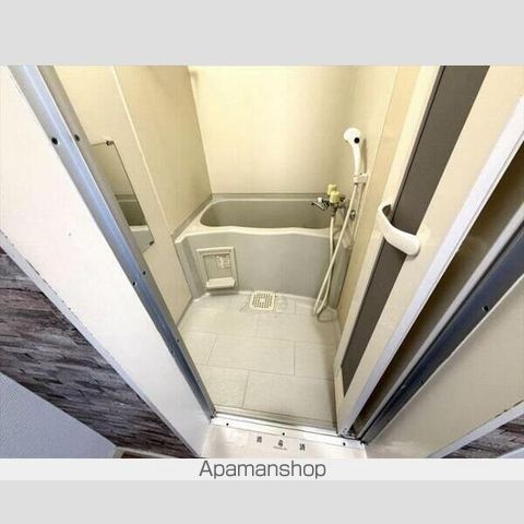地下鉄東豊線 福住駅 バス乗車時間：9分 最寄りバス停で下車 徒歩3分 3階建 築35年の内装写真