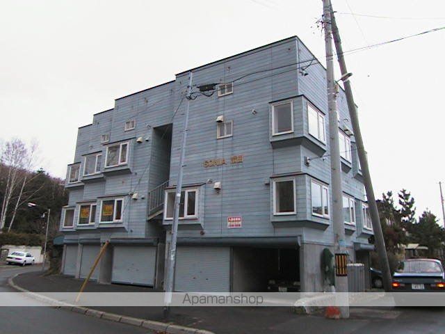 地下鉄東豊線 福住駅 バス乗車時間：9分 最寄りバス停で下車 徒歩3分 築35年