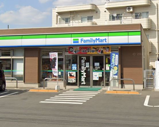 コンビニ　ファミリーマート 三鷹人見街道店（コンビニ）まで426m