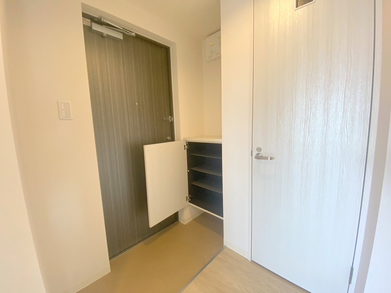 玄関　明るい玄関がお出迎えです☆