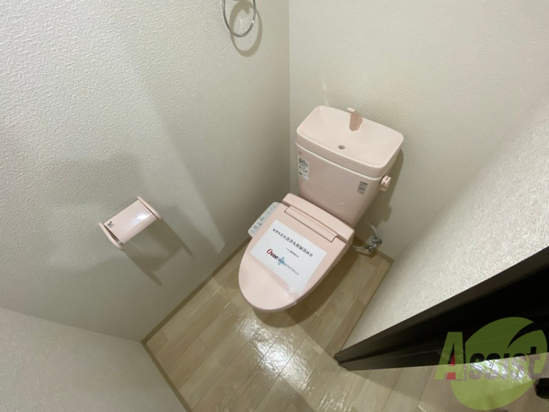 トイレ　ウォシュレット機能がついたトイレ。安心して使用できますね。