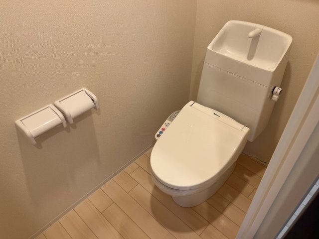 トイレ　シャワー付トイレ