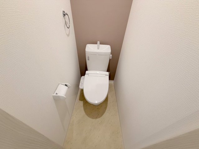トイレ　綺麗なトイレにはウォシュレット標準装備です。