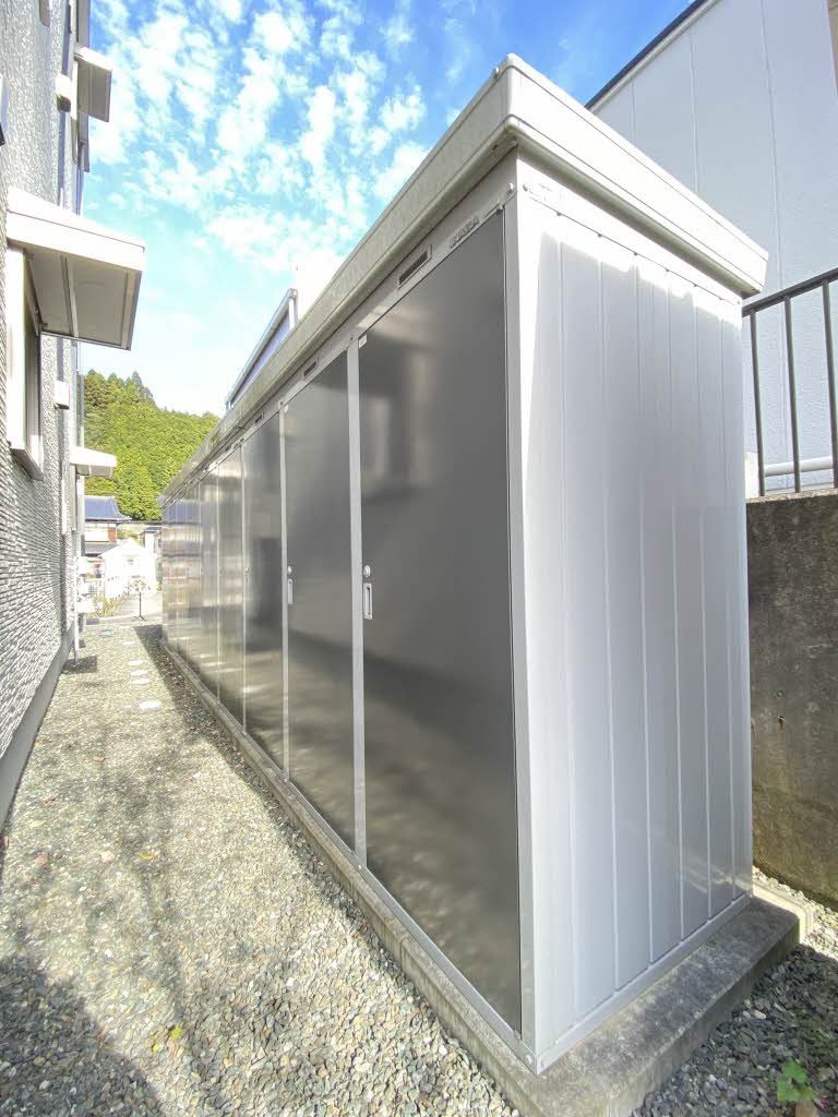 建物外観　ストッカー