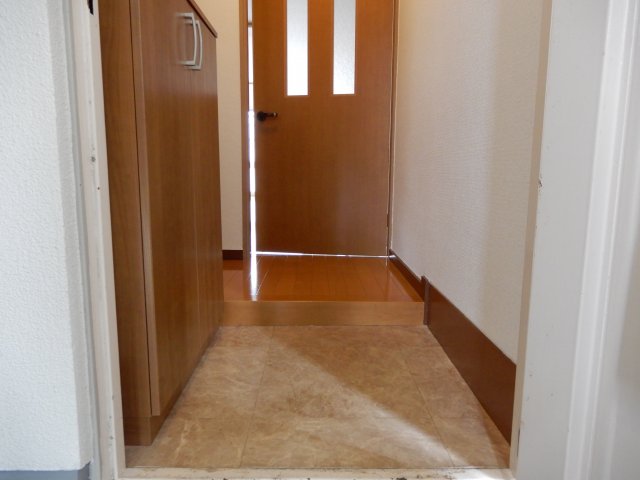 玄関　別部屋写真