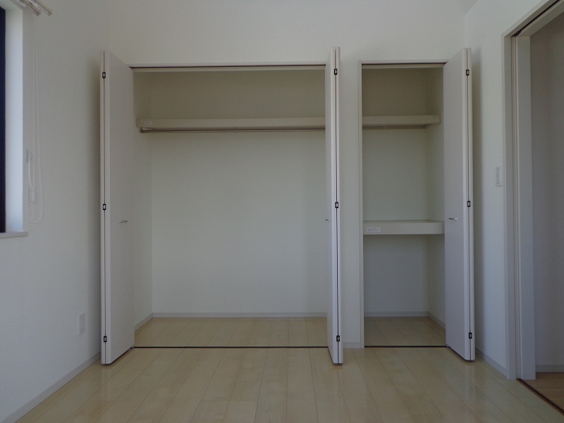 収納　2階両洋室に収納たっぷり♪