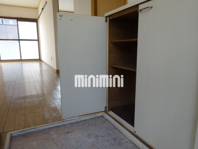 玄関　下駄箱もバッチリ！