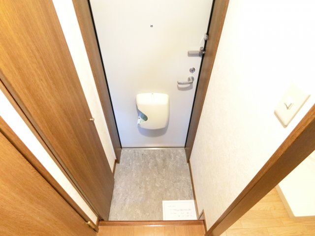 玄関　同物件別部屋イメージ写真