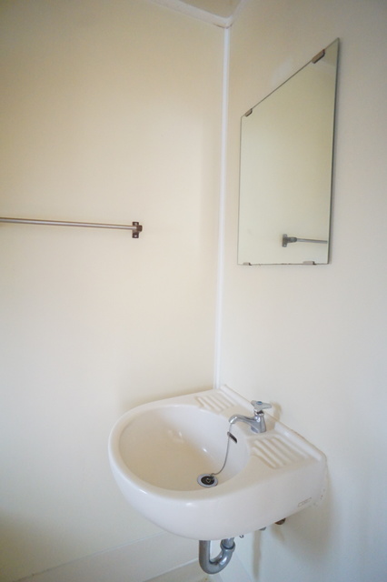 洗面設備　洗面ボウルと鏡もございます☆