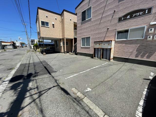 【函館市大森町のアパートの駐車場】