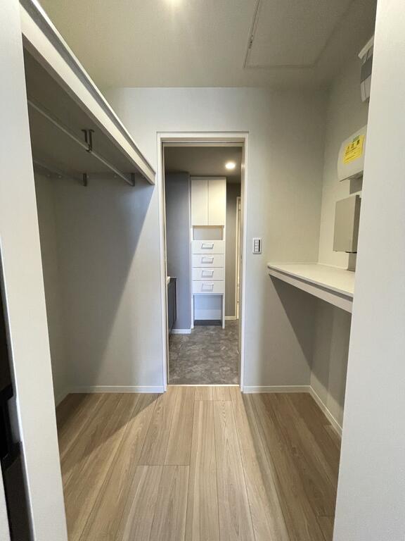 エントランス　ウォークスルークローゼット