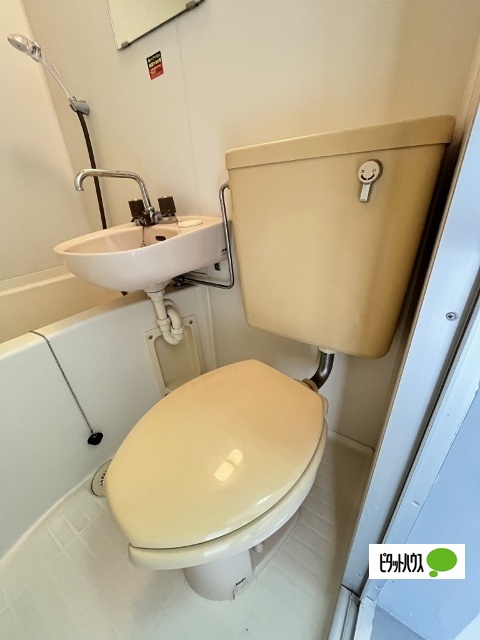 トイレ　２０６