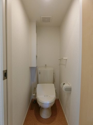 【米子市旗ヶ崎のアパートのトイレ】